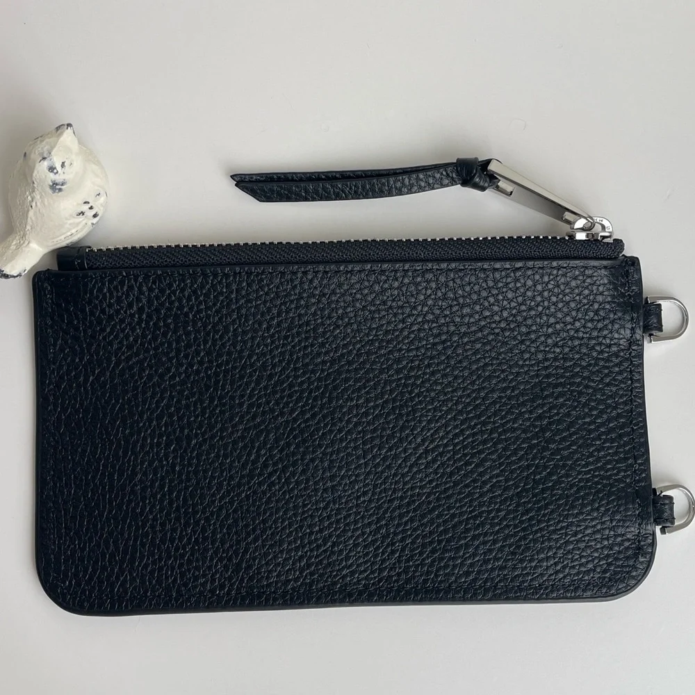 Bandolier Minimal Pouch And Strap
FLAT ZIP POUCH IN BLACK/SILVER - Picture 4 of 16